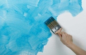 Hogyan kell festeni a mennyezet latex festék mész videón utasításokat
