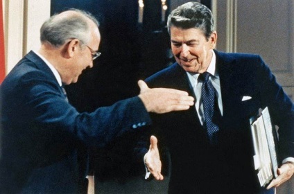 Mint Reagan elnök kigúnyolták USSR