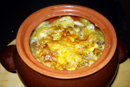 Főzni Julienne gombával és burgonyával a pot receptek és fotók a finom ételek