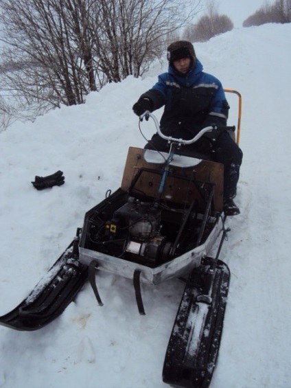 Hogyan készítsünk egy szán ki a hangya motorkerékpár (motorosszán) Hogyan készítsünk egy szán ki a motorkerékpár hangya