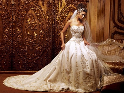 Hogyan válasszuk ki a menyasszonyi ruha színe - esküvő