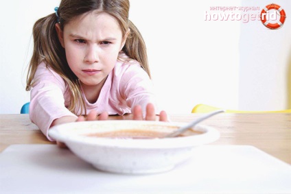 Hogyan kényszeríteni a gyermek enni tippek
