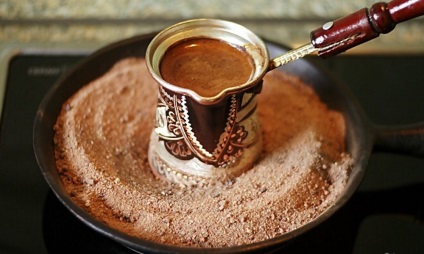Kávé a homokban mentén a keleti