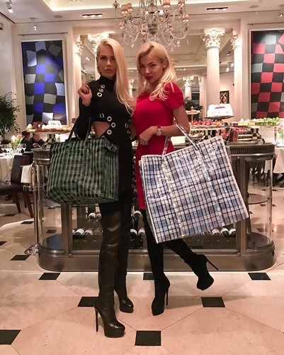 Maria Pogrebnyak megszállottja „ingázó” táskák 120 000 rubelt