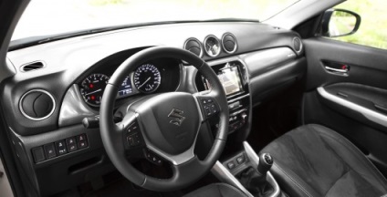 Áttekintés 2015 Suzuki Vitara (elég) Áttekintés 2015 Suzuki Vitara