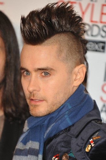 Nagyon más a frizura Jared Leto fotó