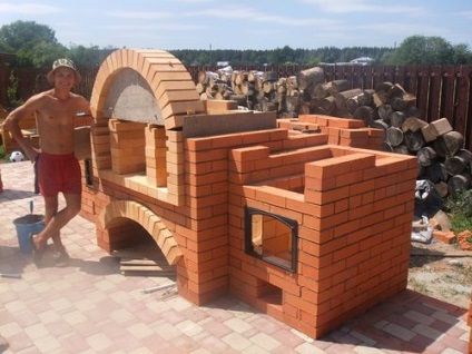 Fotó egy tégla barbecue projektek poryadovkoy, rajzok Kazan