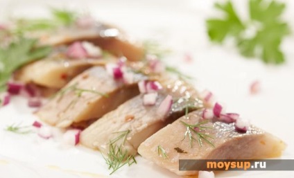 Saláta „magyar” a hering, a tojás és uborka - lépésről lépésre recept (recept) Saláta „magyar” a hering, a tojás és uborka - lépésről lépésre recept