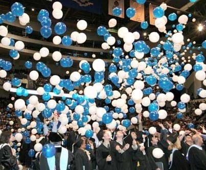 A szkript a kipufogógáz az egyetemen (University) A szkript a kipufogógáz Egyetem