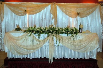 Terem dekoráció virágok - menyasszony és a vőlegény - ötletek egy esküvő - esküvői ragyogó