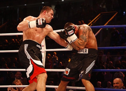 Box - Rakhim Chakhkiev, capricecafedefemme (Chahkiev) Box - Rakhim Chakhkiev, capricecafedefemme