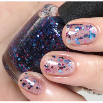 Nail design csillogás, akkor kell alkalmazni, és flitterek díszítik a körmök (köröm) Nail design csillogás, akkor kell alkalmazni, és flitterek díszítik a körmök