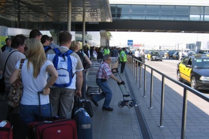 Hogyan lehet eljutni a barcelonai repülőtéren a Barcelona és vissza