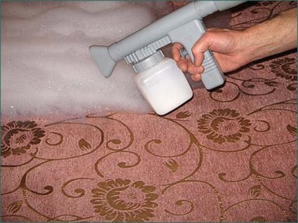 Hogyan tisztítsa meg a szőnyeget otthon, tippeket és tanácsokat a szakértők