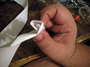 Hogyan készítsünk egy rózsa papírból (do) Hogyan készítsünk egy rózsa papírból
