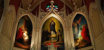 Római katolikus templom történetét, leírás, és a fejét a szentek (katolikus) Római katolikus templom történetét, leírás, és a fejét a szent