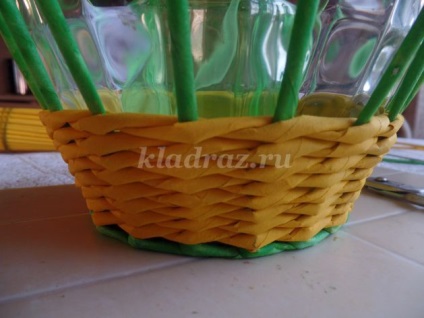 Kosár húsvét csirke újság tubulusok (master) Kosár Húsvéti csirke újság csövek