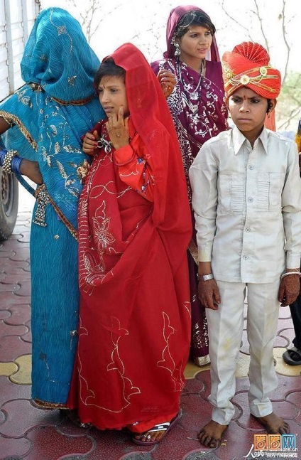 Egyenlőtlen házasság az ázsiai módon - hírek képekben