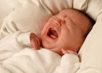Újszülött és grudnichok nem alszik egész nap 6 tünetei és okai Az alvászavarok 6