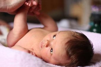 Mit jelent a habos széklet csecsemők