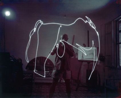 Pablo Picasso „rajz fénnyel” (könnyű) Pablo Picasso „festészet fény”