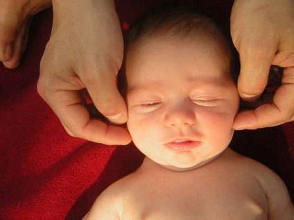 Bénulással a arcideg az újszülött tüneteit, műtét, kezelés otthon