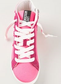 rózsaszín cipők