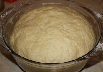 Cukor Bun, hogyan kell főzni - egy bevált recept lépésről lépésre képekkel a finom blog (zsemle) Cukor Bun, hogyan kell főzni - egy bevált recept lépésről lépésre képekkel a finom blog