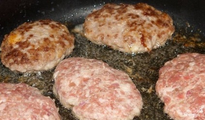 Juicy hamburgerek őrölt marhahús - lépésről lépésre recept fotók