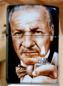 Világosabb Zippo mint egy műalkotás (art) Világosabb Zippo mint műalkotás