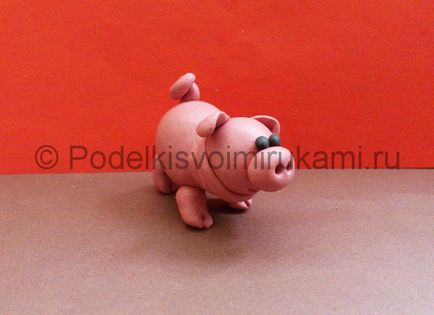 Свинка з пластиліну