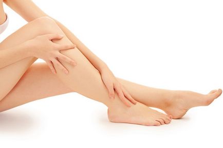 a lábak duzzanata a térdízületekben artritisz dudorok az ujjak faláin