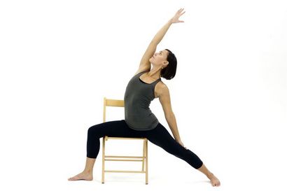 10 Chair Yoga Poses für Home Ordination