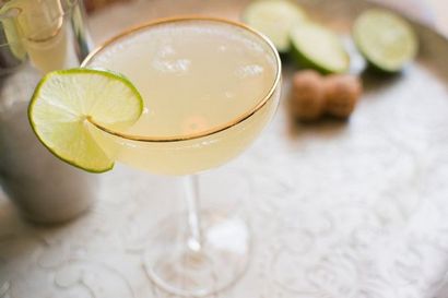 10 günstige Cocktails Make zu Hause und Geld sparen