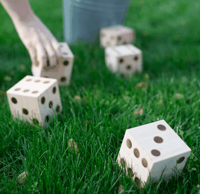 10 géants Yard Jeux Vous pouvez DIY de Yahtzee à Kerplunk!