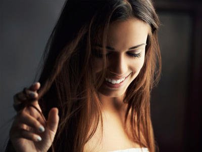 11 mauvaises habitudes qui rendent vos cheveux Diluant