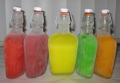 11 Candy-infusé Vodka Recettes (vodka infusée de bonbons) 11 Candy-infusées Recettes Vodka