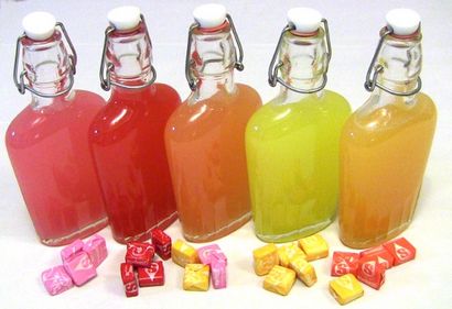 11 Candy-infusé Vodka Recettes (comment faire l'alcool à saveur de bonbons) 11 Candy-infusées Recettes Vodka