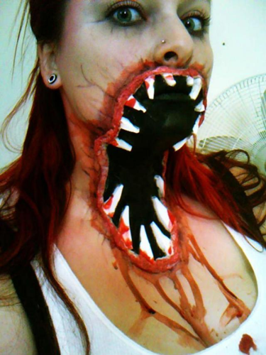 11 Hideously Scary Halloween Make-up-Ideen Sie aus dem Internet ausleihen