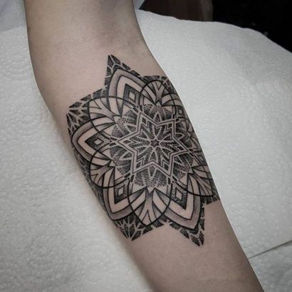 125 Mandala Tattoo Designs avec Meanings - Tattoo Art sauvage