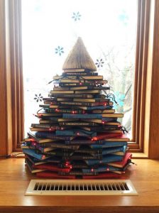 17 DIY Anleitungen und Ideen Machen Sie einen Weihnachtsbaum mit Büchern, Guide Patterns