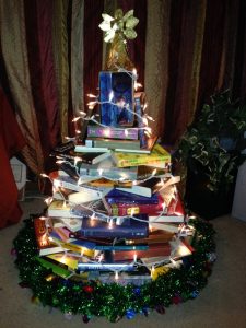17 DIY Anleitungen und Ideen Machen Sie einen Weihnachtsbaum mit Büchern, Guide Patterns