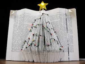 17 DIY Anleitungen und Ideen Machen Sie einen Weihnachtsbaum mit Büchern, Guide Patterns