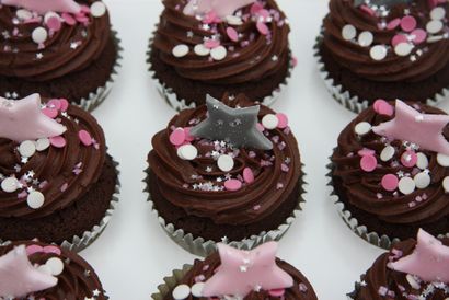 18ème anniversaire étoile gâteau et Cupcakes - lovinghomemade (comment faire des petits gâteaux du 18e anniversaire) 18ème anniversaire étoile gâteau et Cupcakes - lovinghomemade