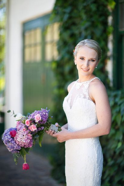 25 Cascade et longues bouquets de mariée