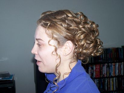 25 Hübsches Curly Updo Frisuren
