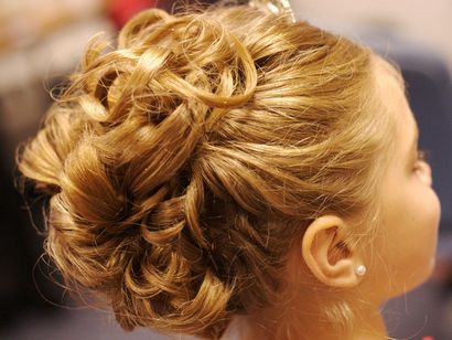 25 Hübsches Curly Updo Frisuren