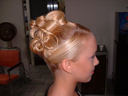 30 Schöne lange Haar Updos