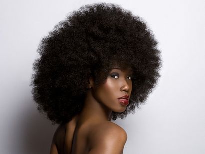 30 Atemberaubendem Curly Frisuren für Schwarze Frauen