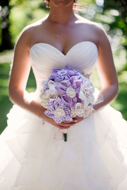 33 Alternative Bouquet Ideen für Non-Traditional Brides - Rock n Roll Bride